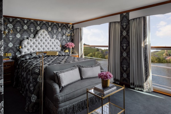 Uniworld Boutique S.S. ANTOINETTE Suite 23.jpg